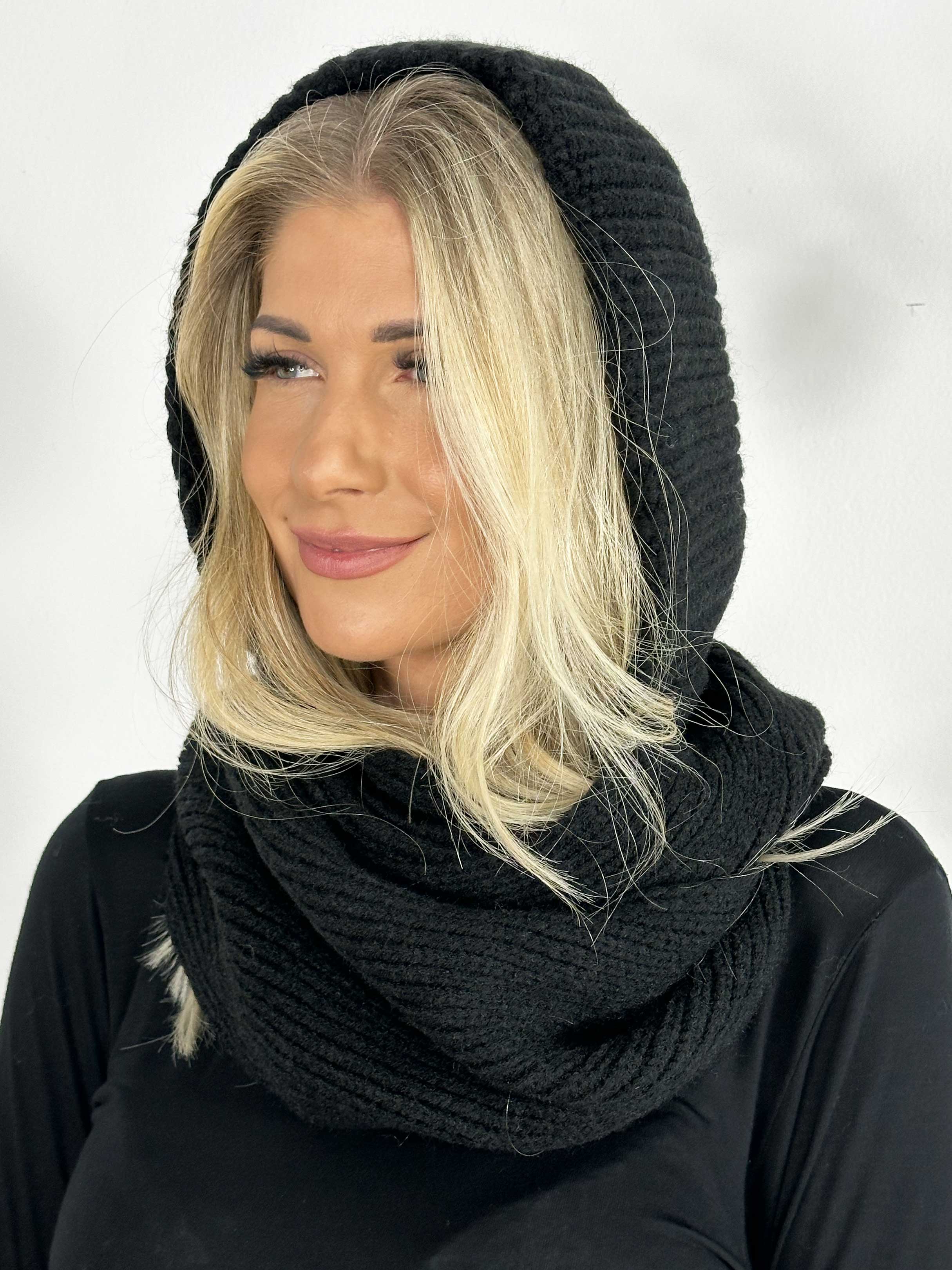 Asmita - Mjuk halsduk med huva